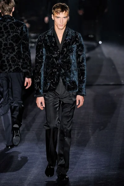 Look 40